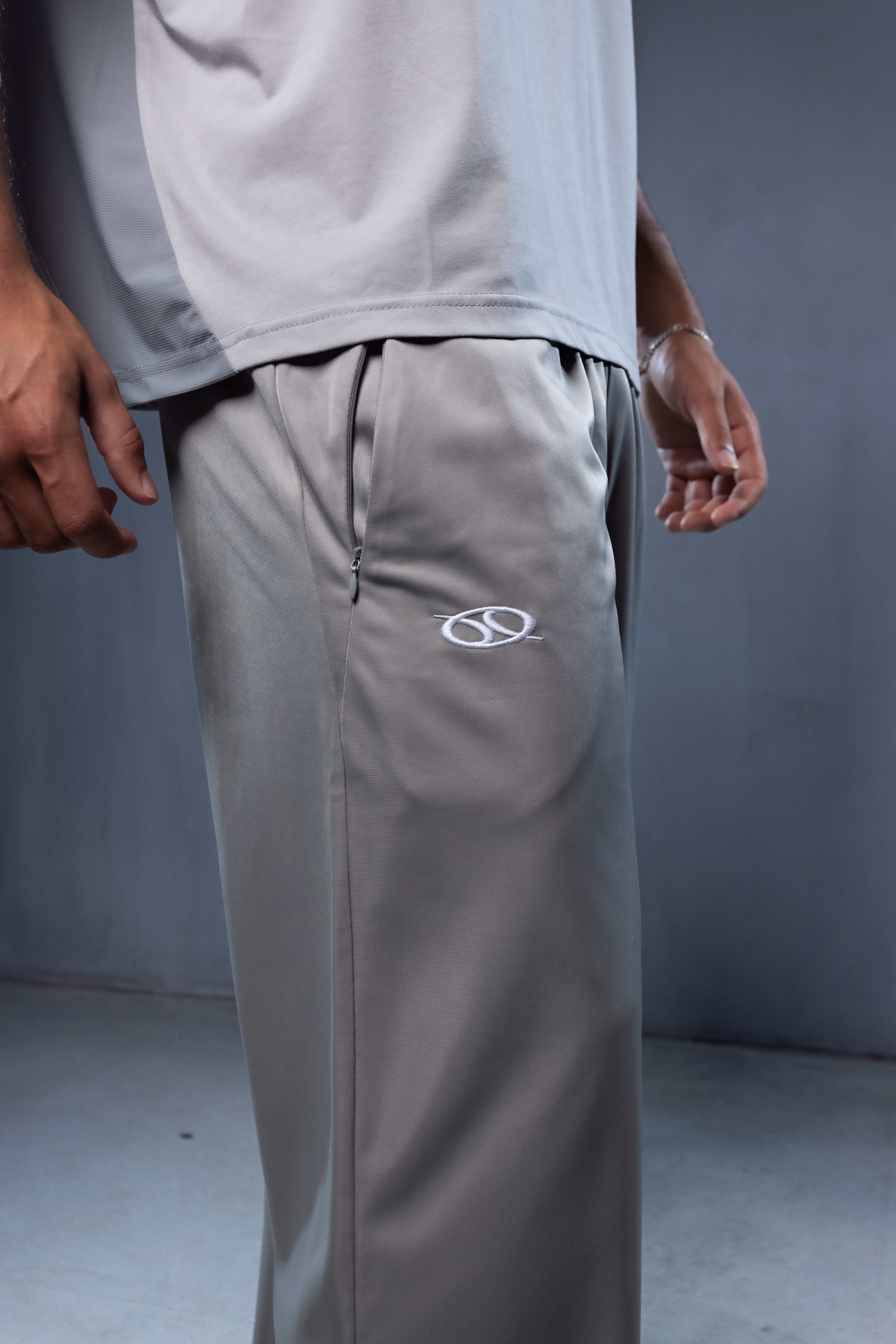 FLOW SWEATS
